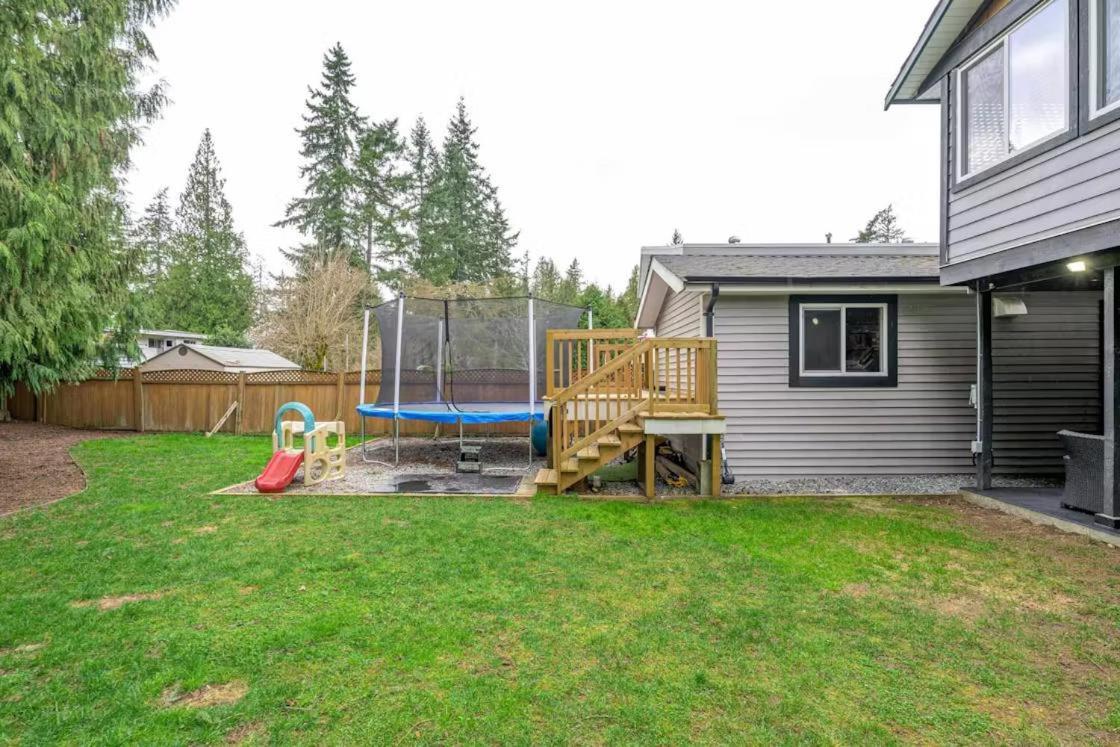 Private 1 Bedroom In Brookswood Langley Exteriér fotografie
